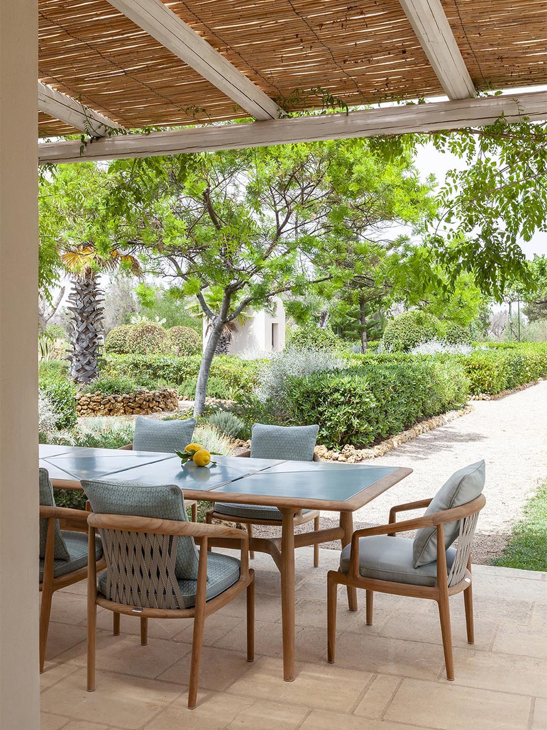 03 the secret garden 260x110 h75 table 03 the secret garden 260x110 h75 table