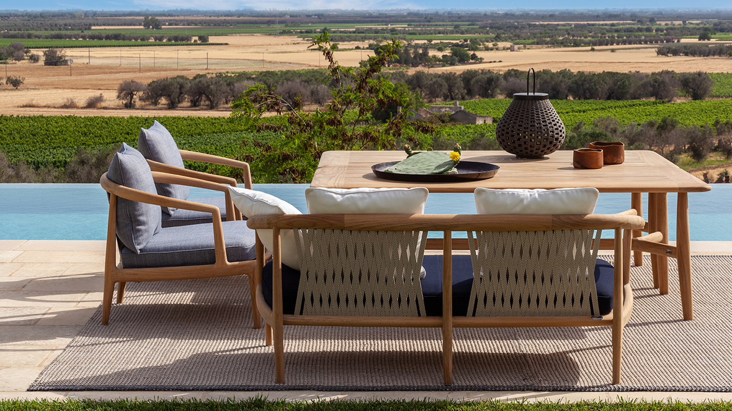 02 the secret garden armchair