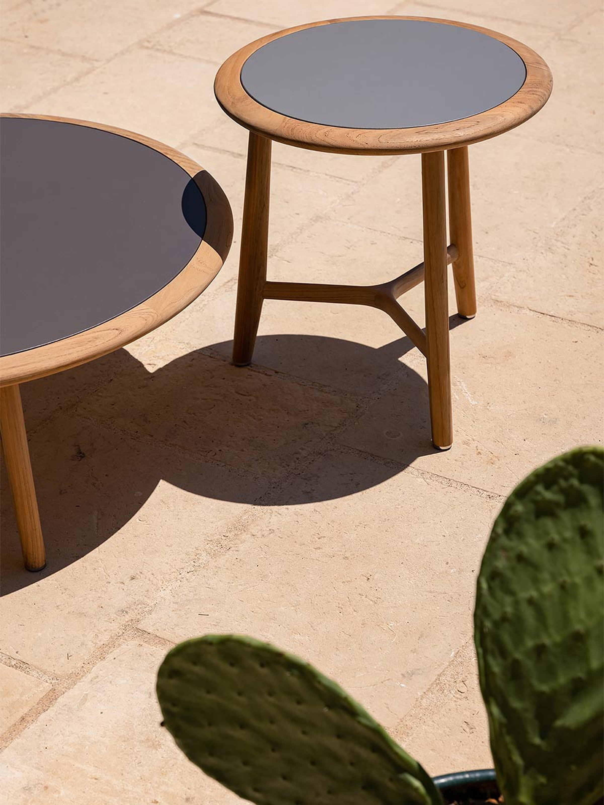 The Secret Garden | Small table - Roberto Lazzeroni