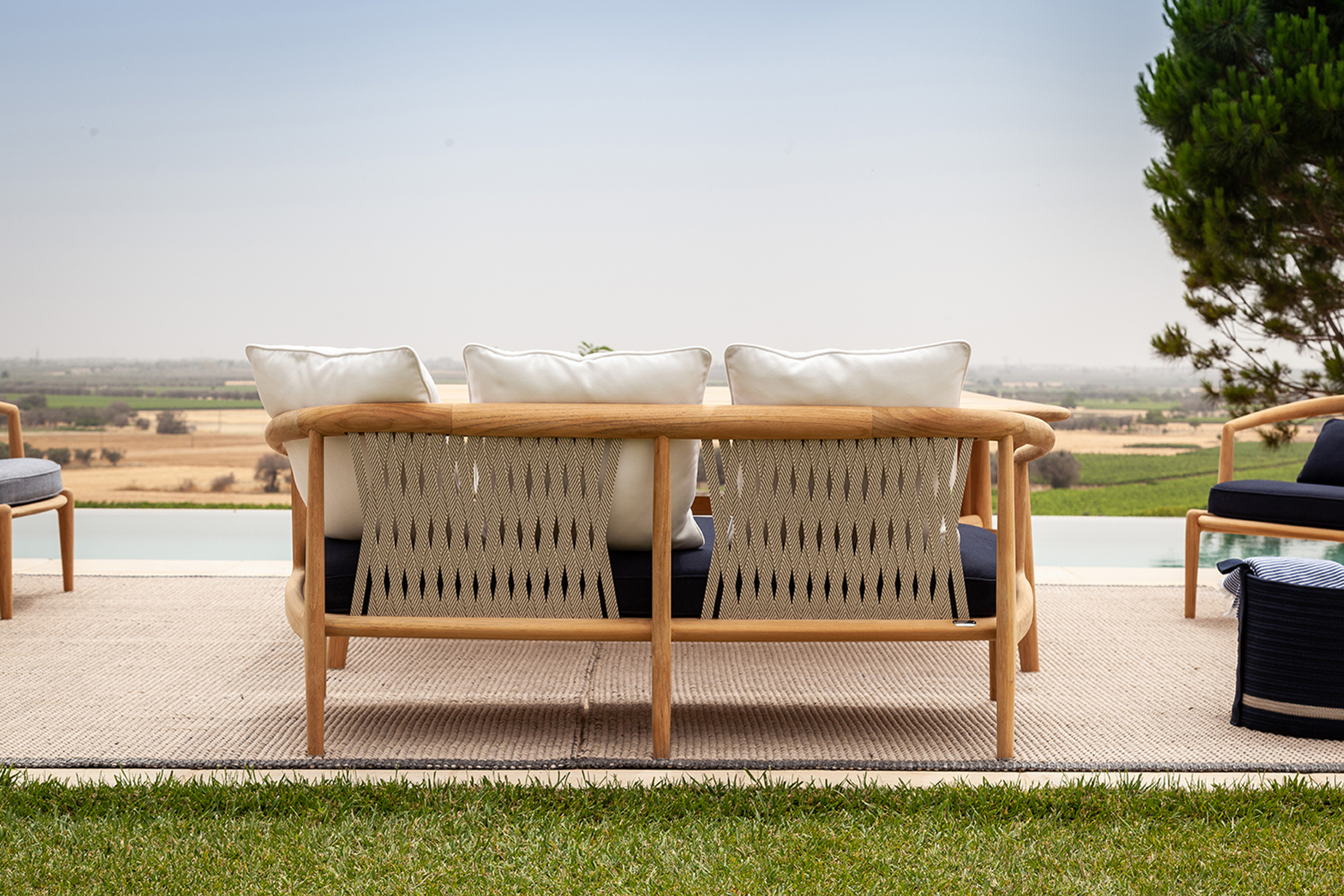 ESTIVO(上) secret garden(下) size:L The Secret Garden | Table - 180x80cm h63cm - Roberto Lazzeroni