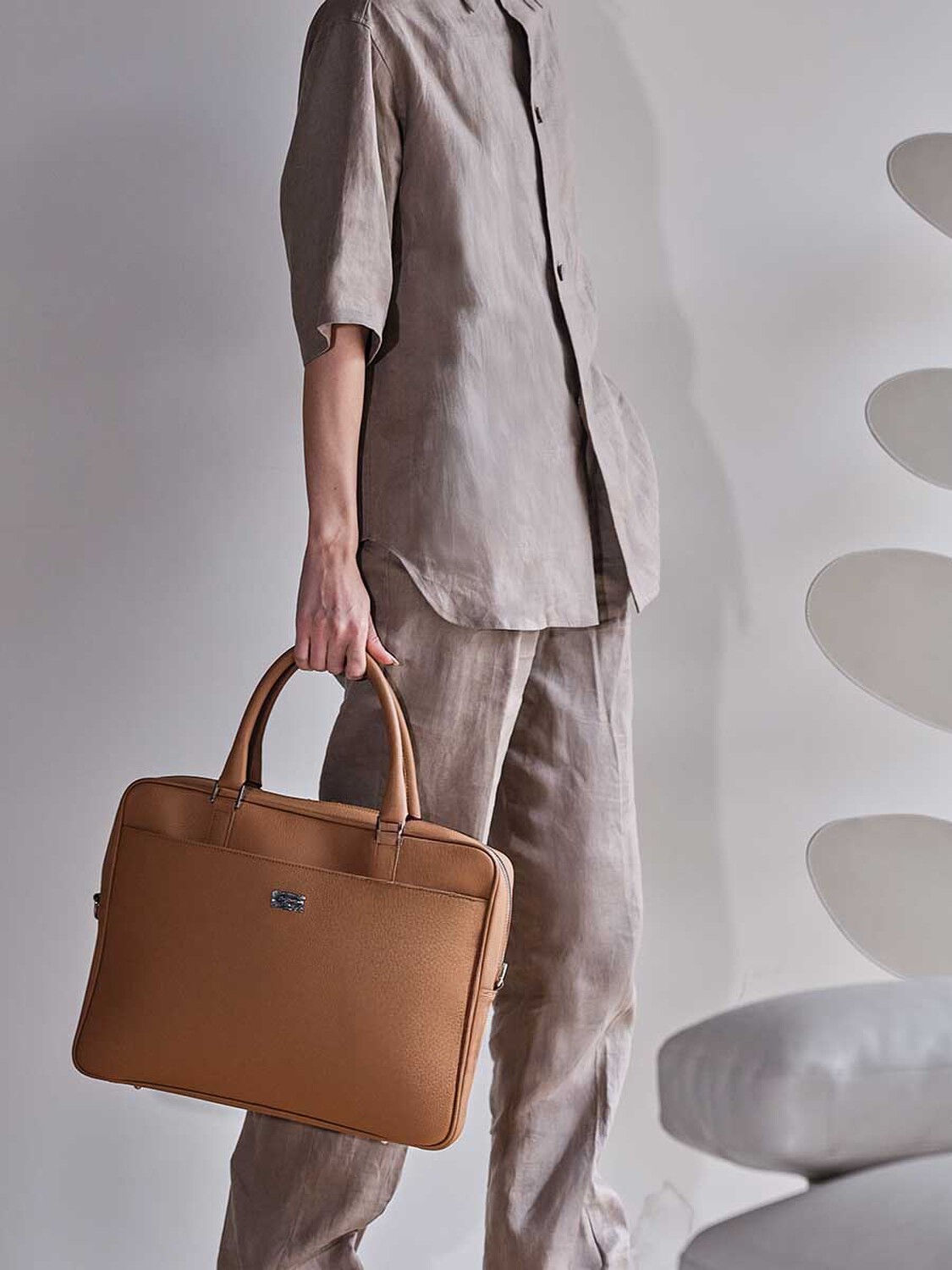 01 traveller collection laptop bag