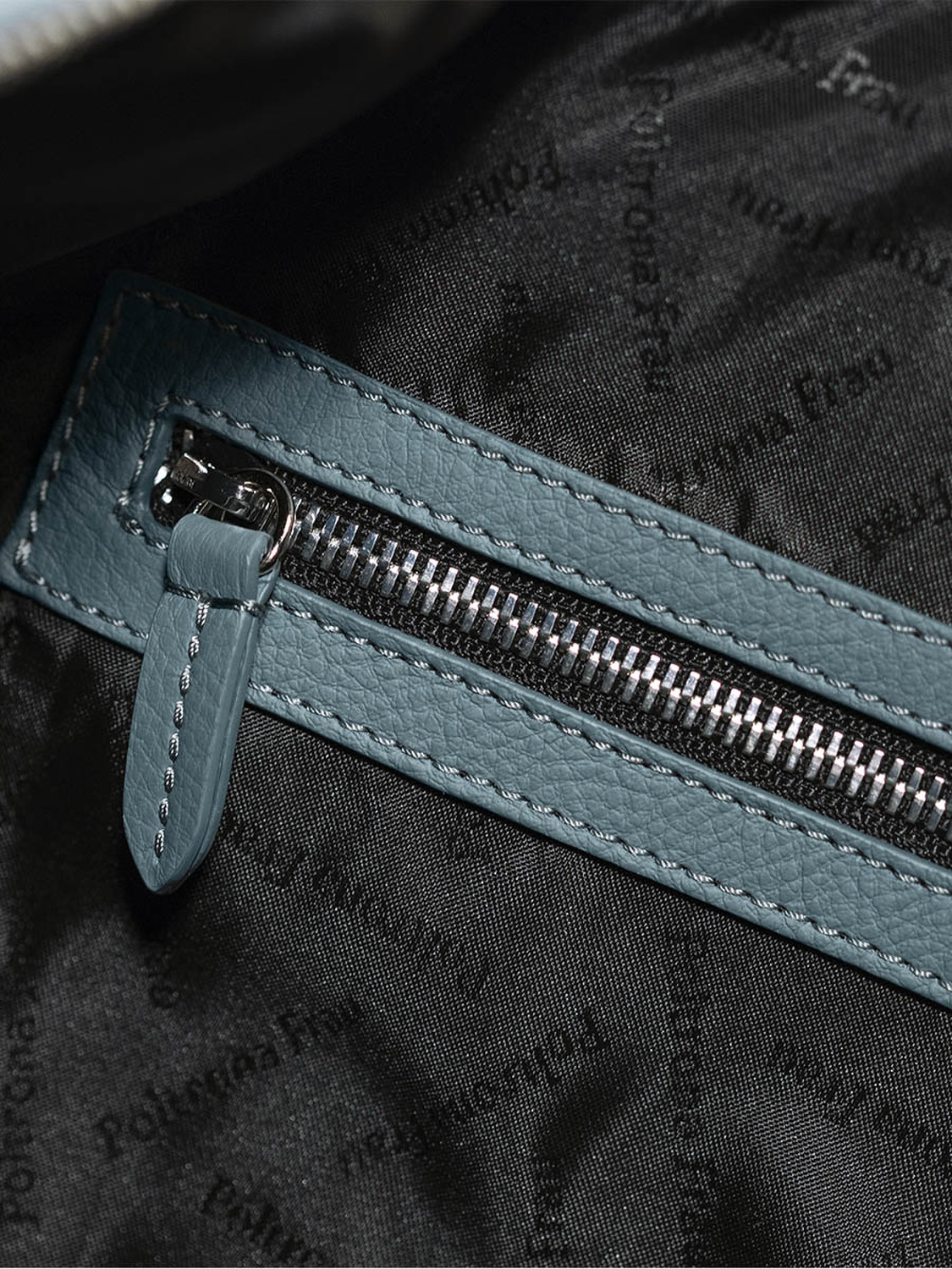 09 traveller collection travel bag