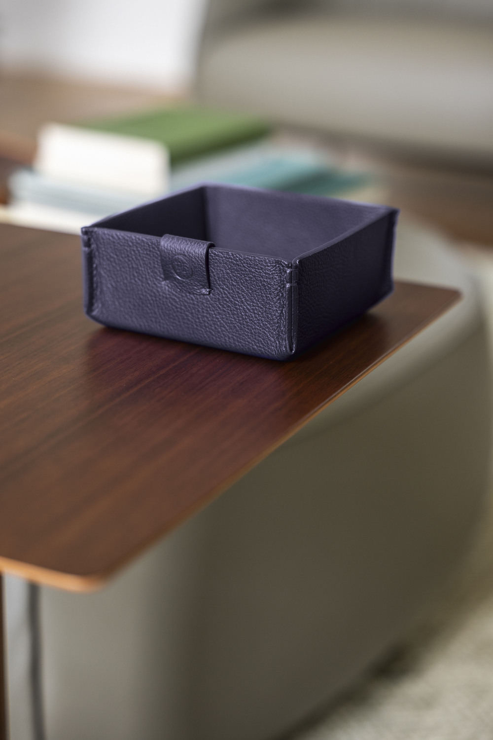 03 trusty leather change tray 03 trusty leather change tray