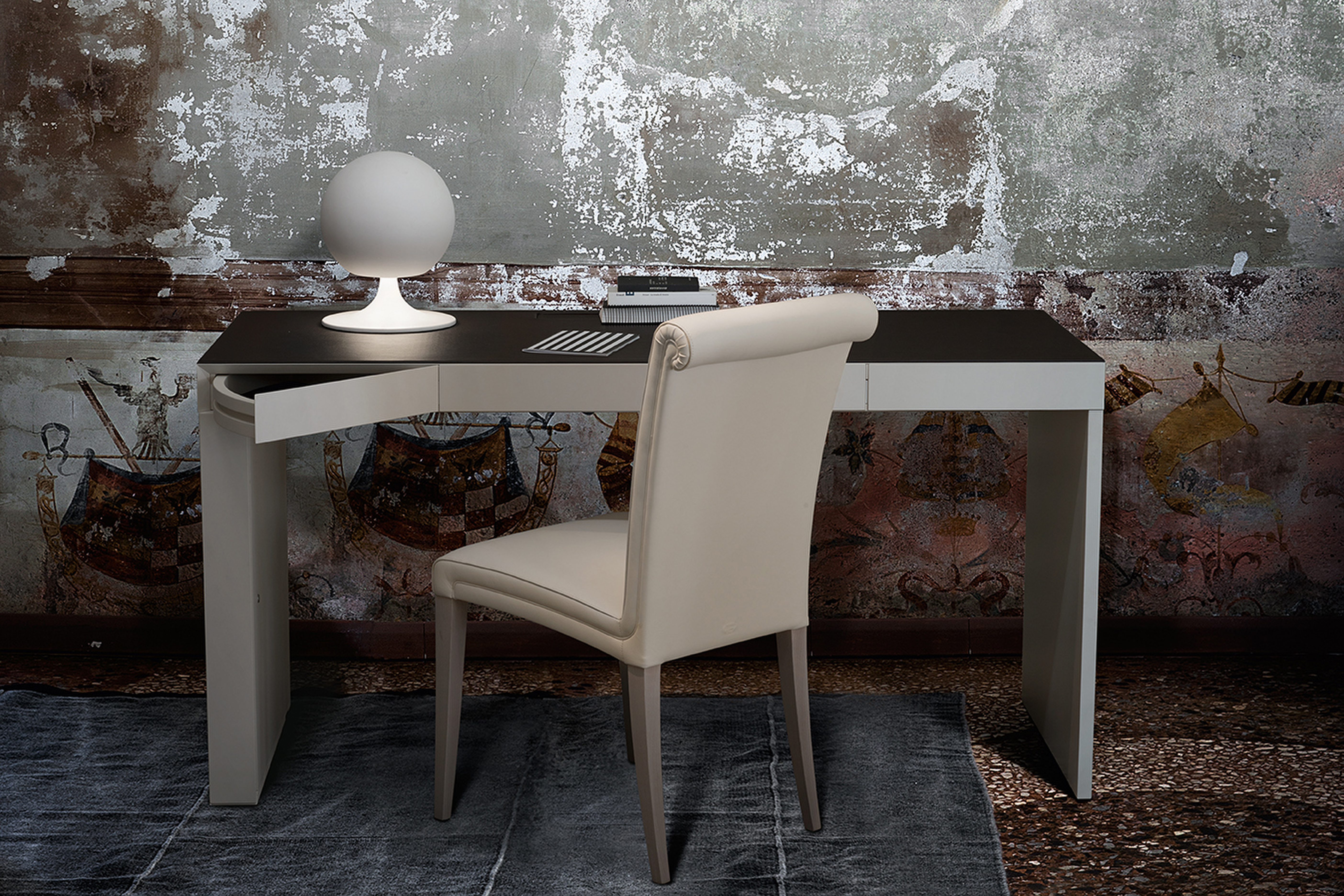 ◇Poltrona Frau | Vittoria｜ダイニングチェア Vittoria Chairs by Poltrona Frau Style & Design Centre