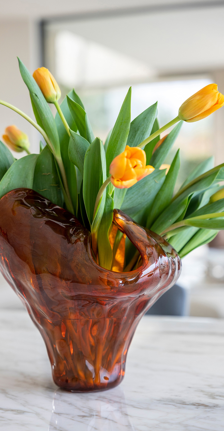 Water Illusion | Vase Vase Water Illusion von Poltrona Frau, Design inspiriert von Wasserspielen.