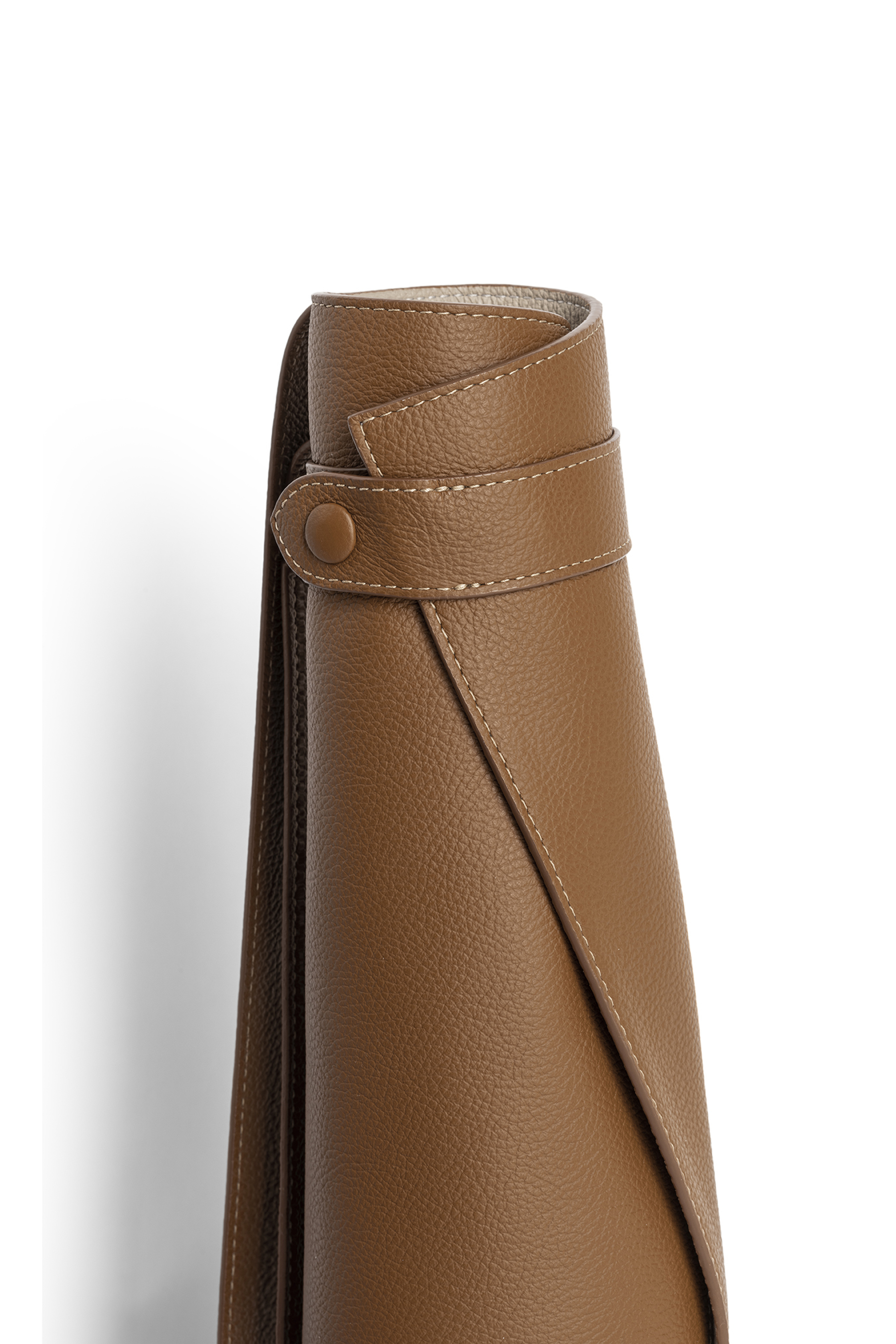 Gli Oggetti | ワインバッグ - Poltrona Frau Style & Design Centre