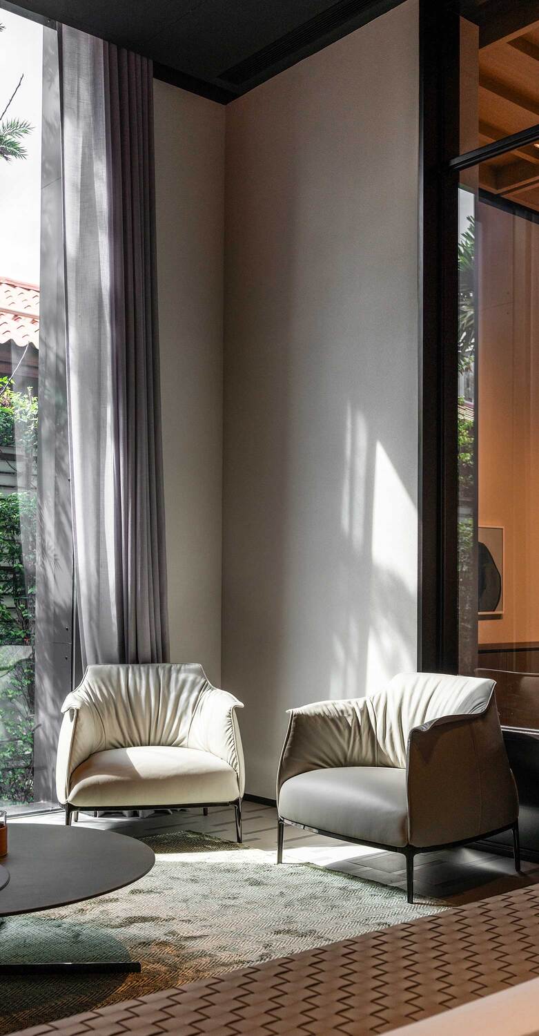 poltrona frau bangkok by eurocreations 007555 2 v1@mobile